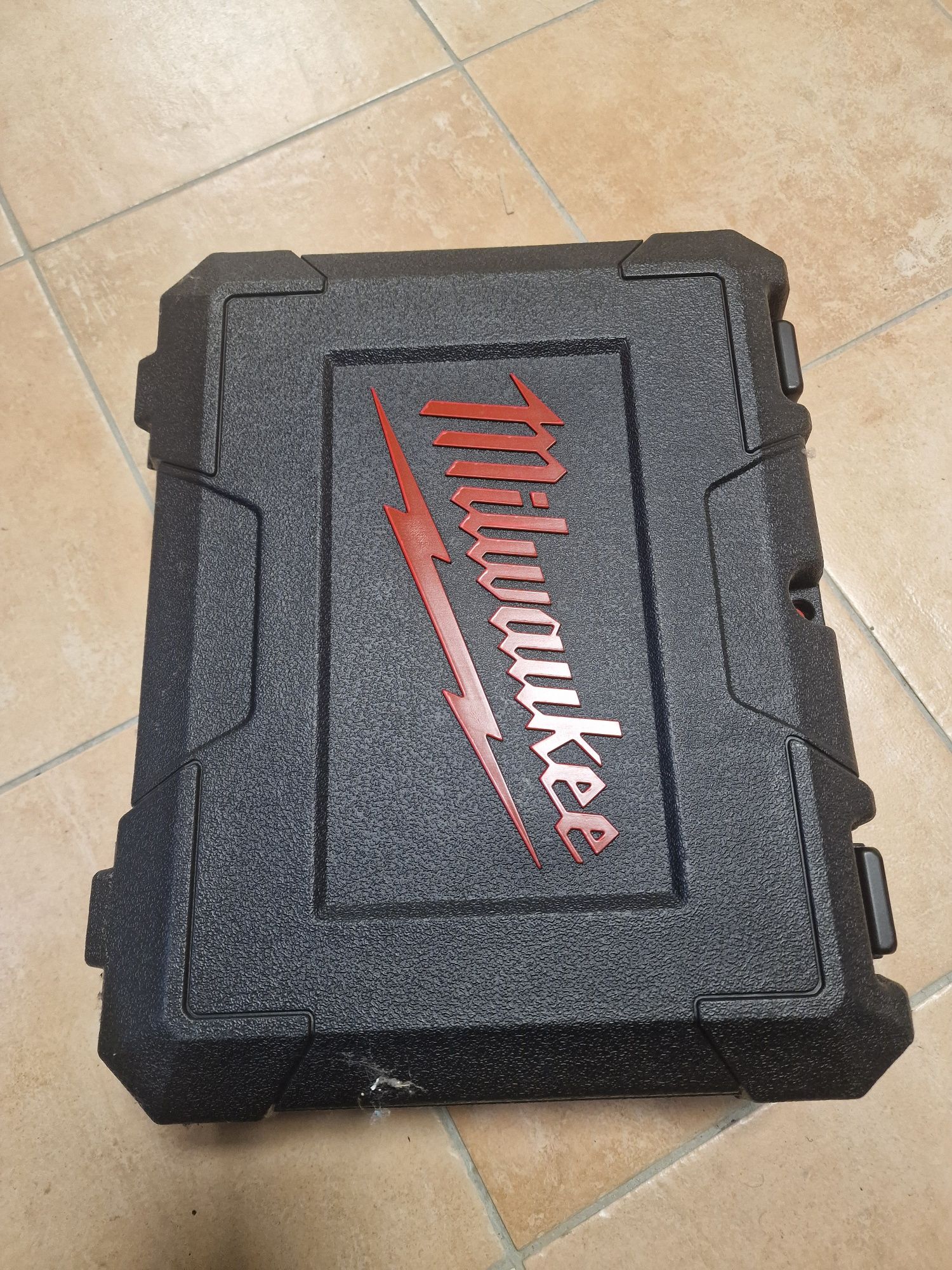 Milwaukee M18 BPD autofiletanta cu percutie