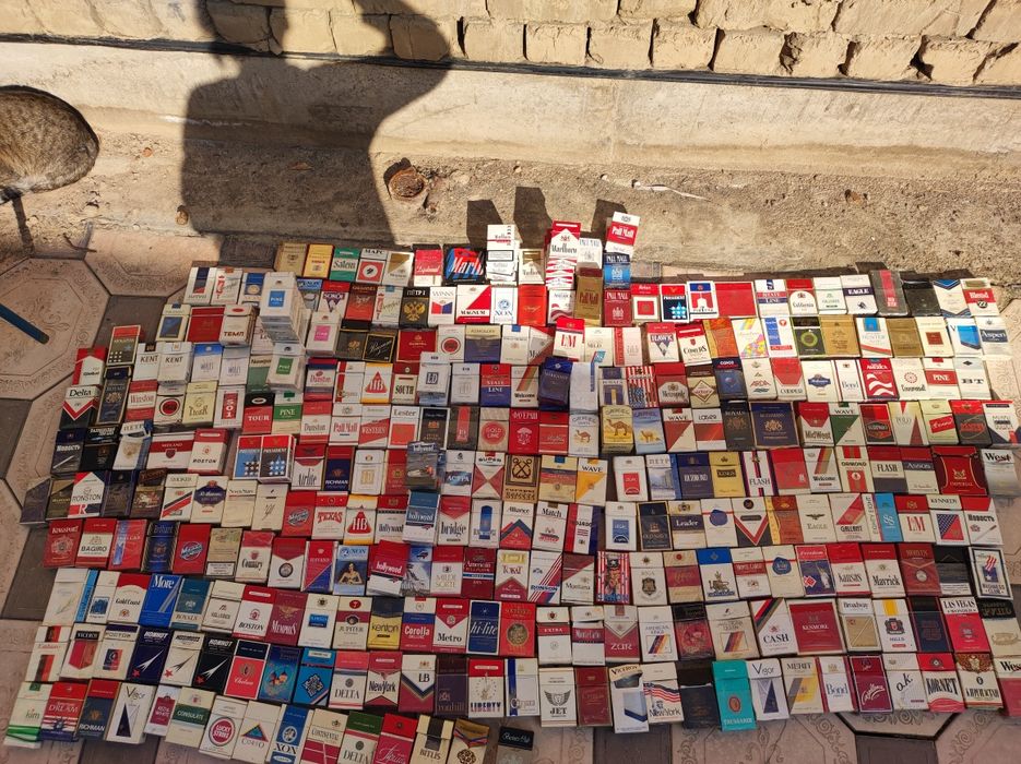 Antikvariant retro sigaret qutilari