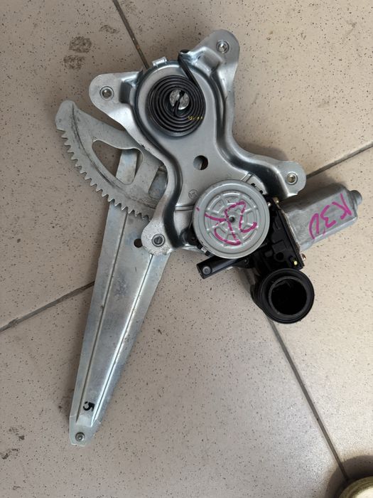 Стеклоподъемник задний правый