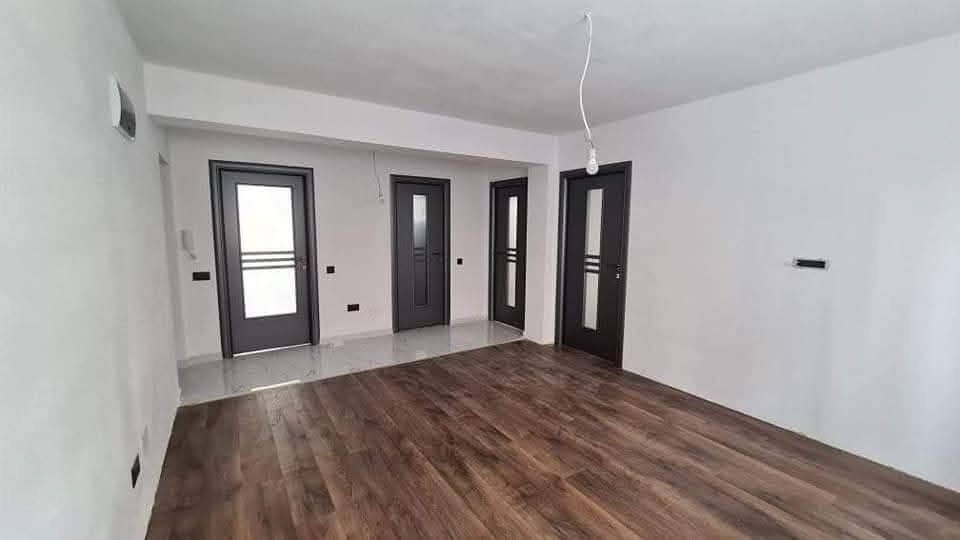 Vând case modulare la cheie