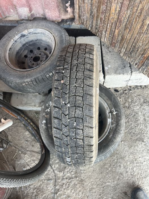 Продам 3колеса зимние на приору липучка