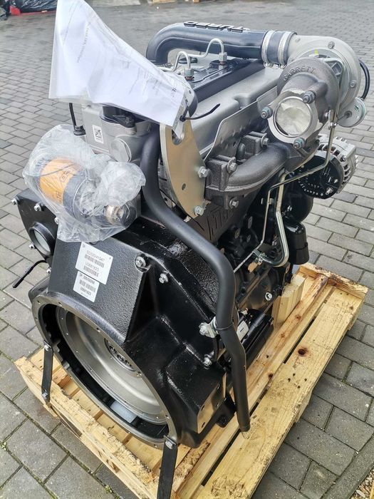 motor buldoexcavator jcb