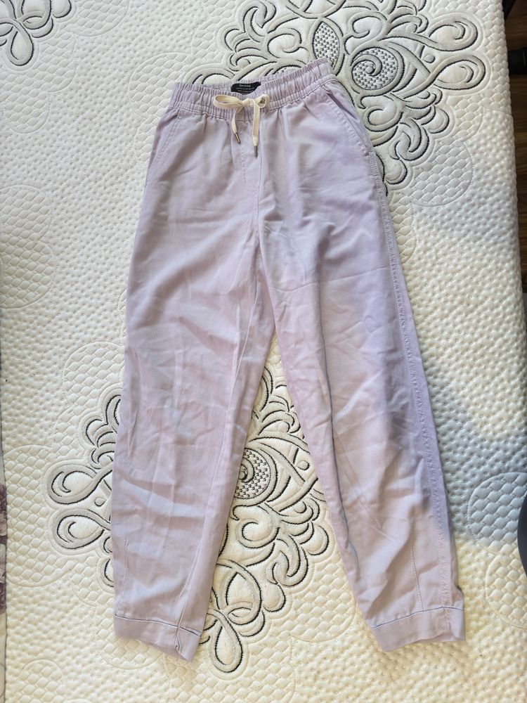 Pantaloni Bershka noi