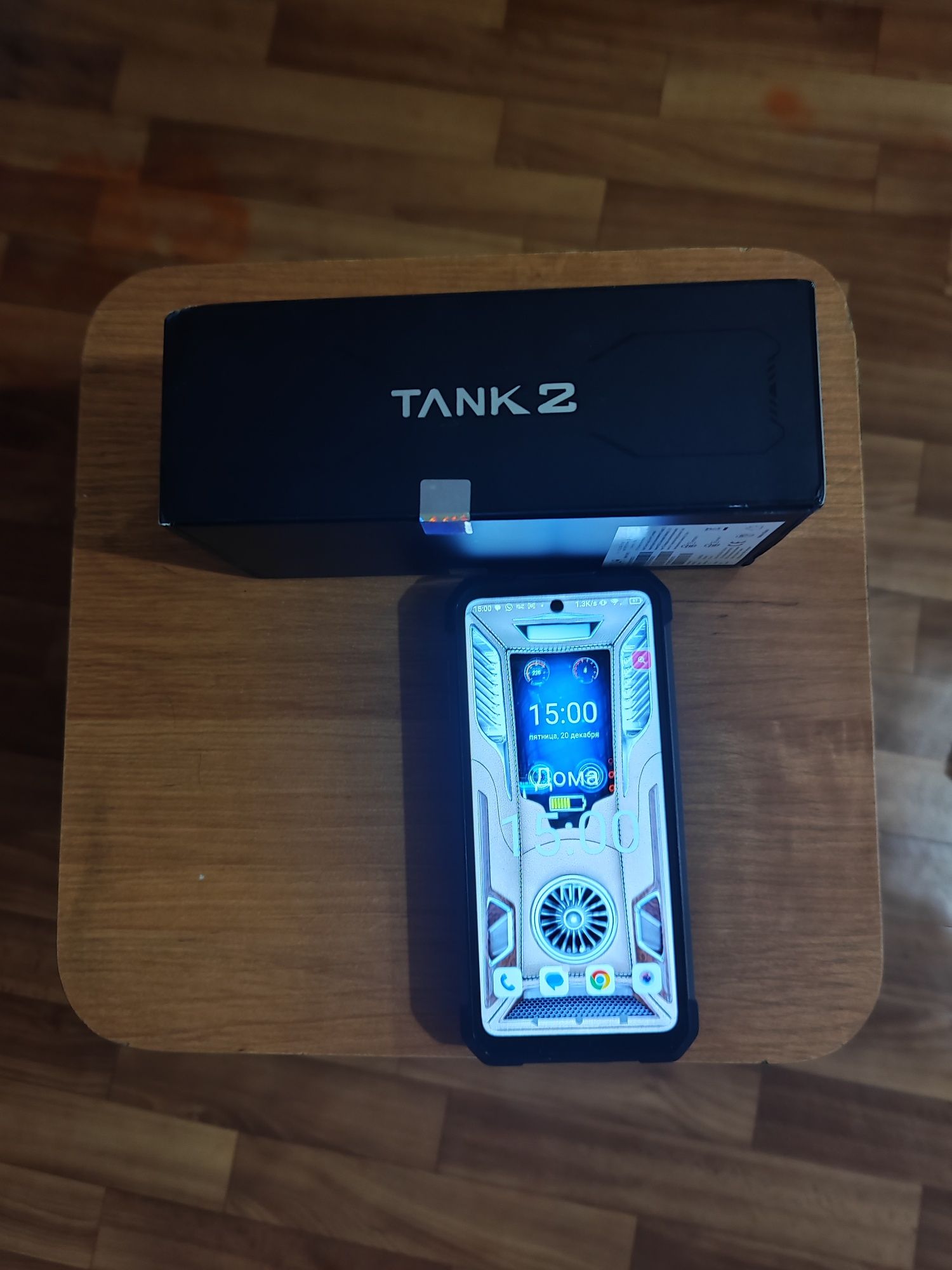 Продается: смартфон TANK 2