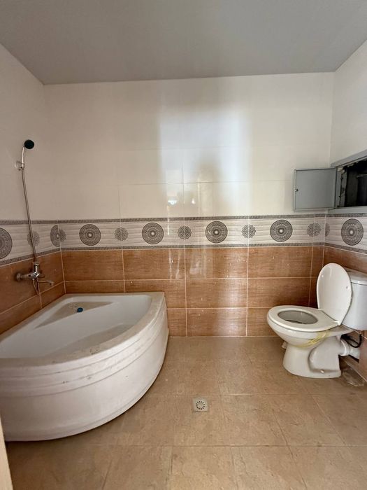 3 хона 72 квадратли уй сотилади