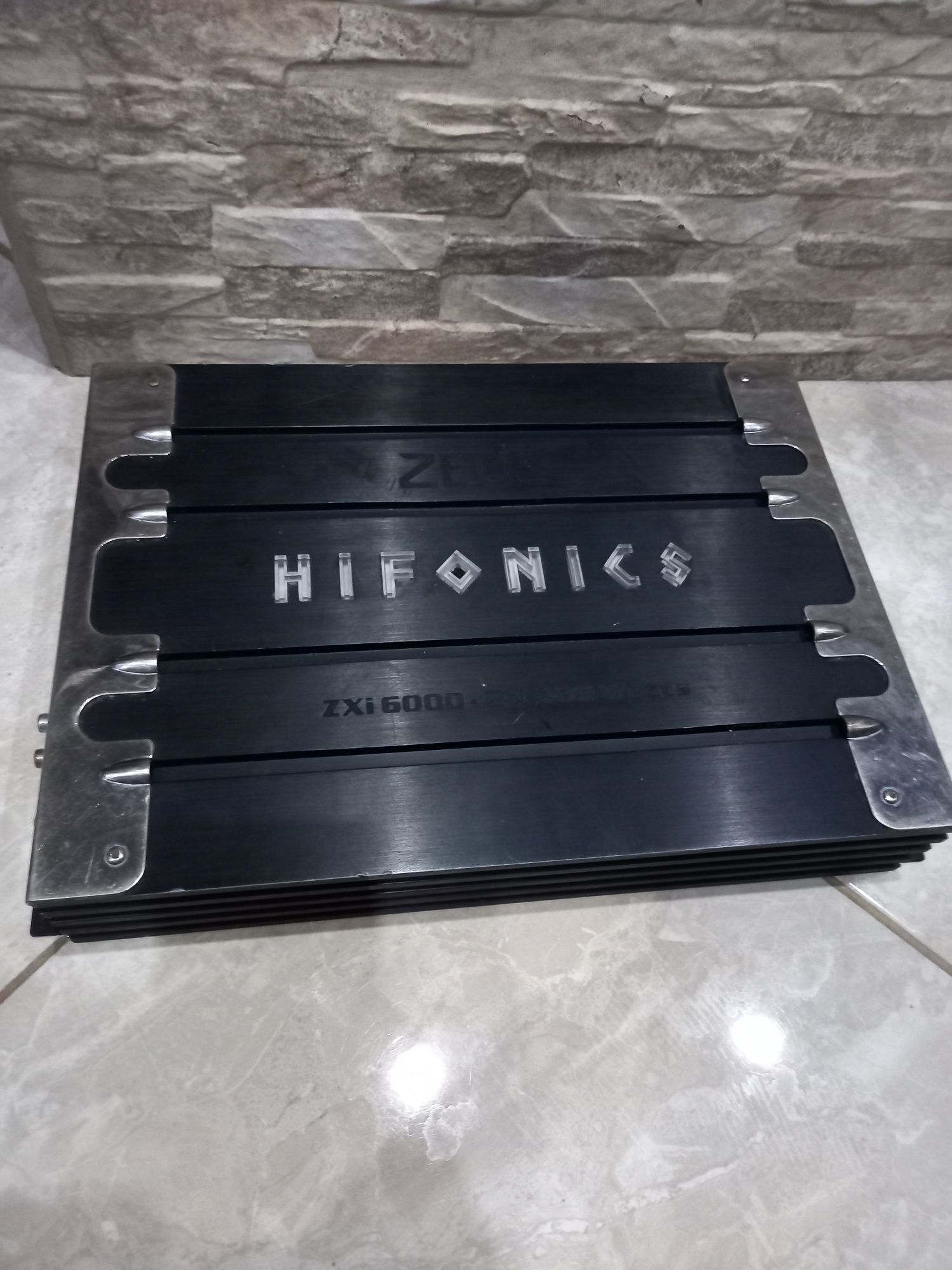 2 канален Усилвател Hifonics Brutus BXI 6000 _1×600w/4 ohm