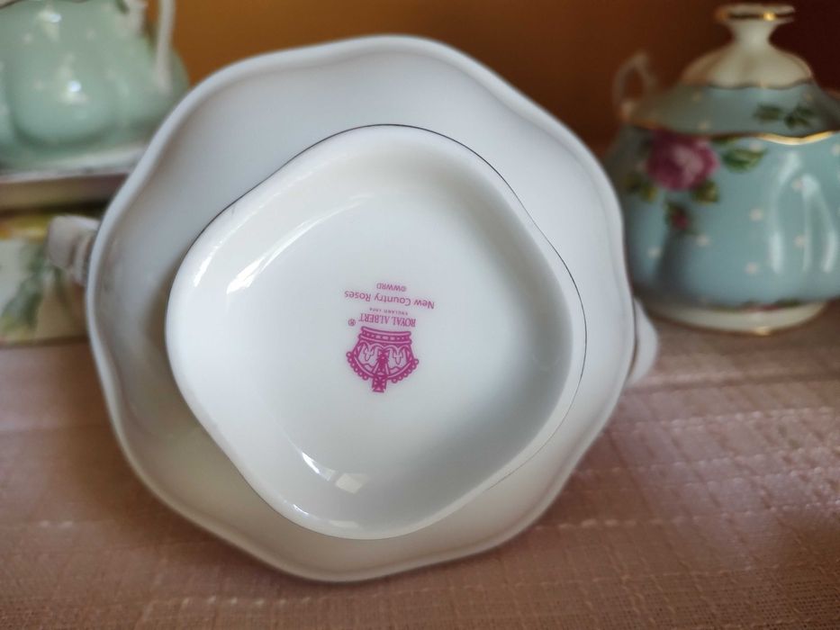 Royal Albert New Country Roses Pink - Чайник и сет за един