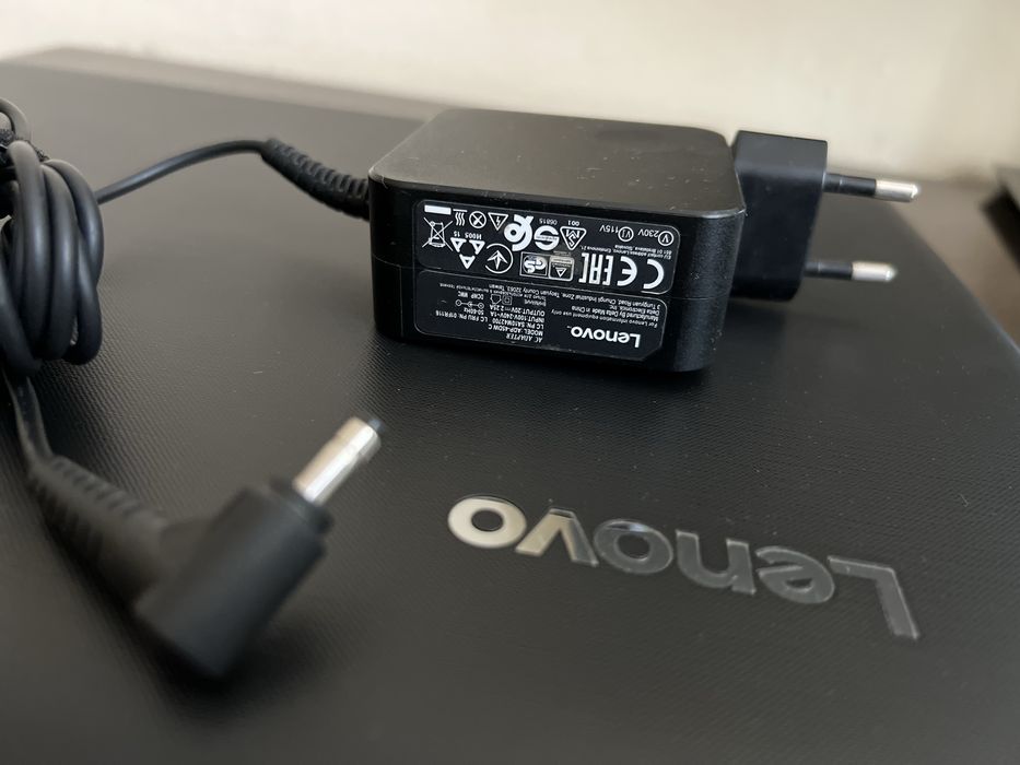 Lenovo noutbur sotiladi