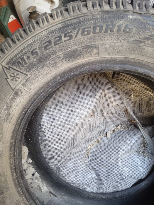 Продам шына новый и дверь BMW e-34