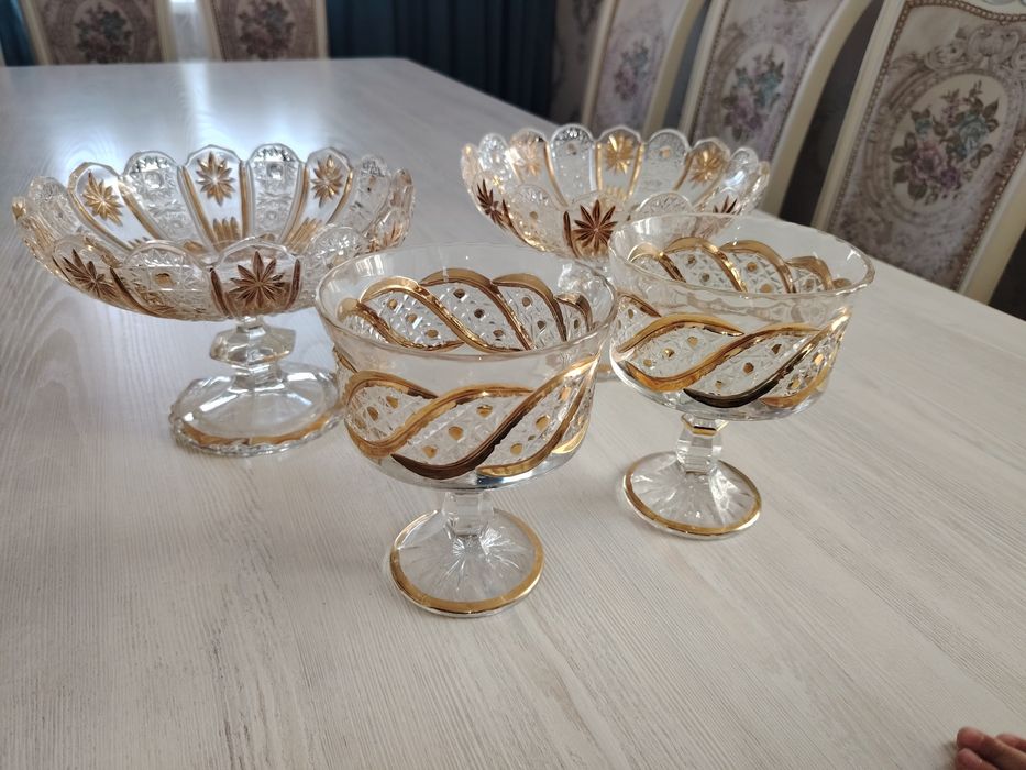 Продаю посуду для сервант