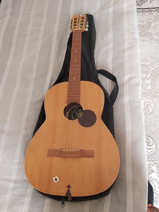 2 ta gitara sotiladi, alohida ham bo'ladi kelishamiz
