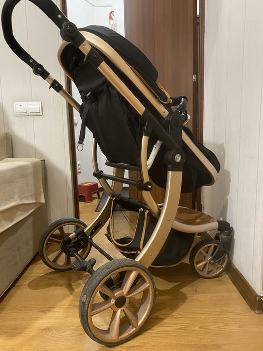 Коляска прогулочная