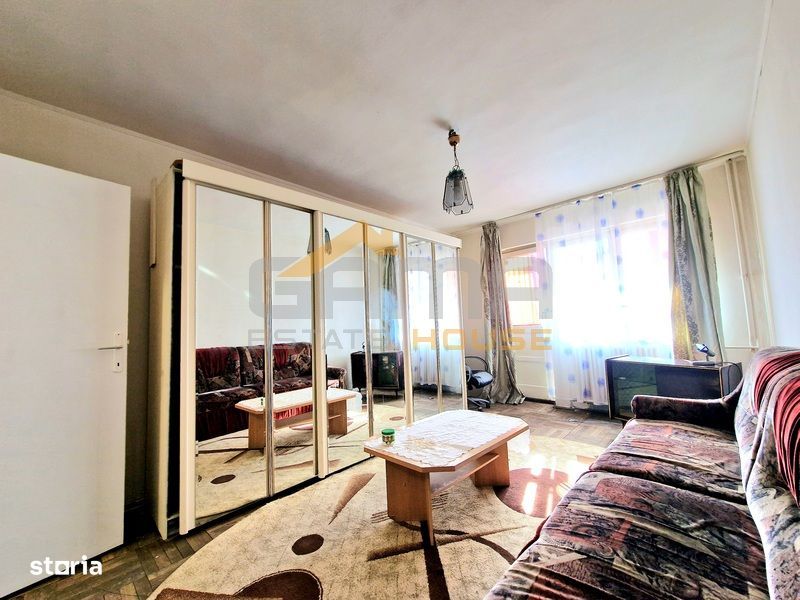 Apartament 2 camere, parter, zona Gradiste