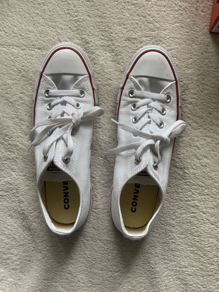 Кецове Converse.