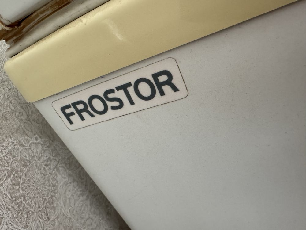 Продам морозильную камеру Frostor 123см.