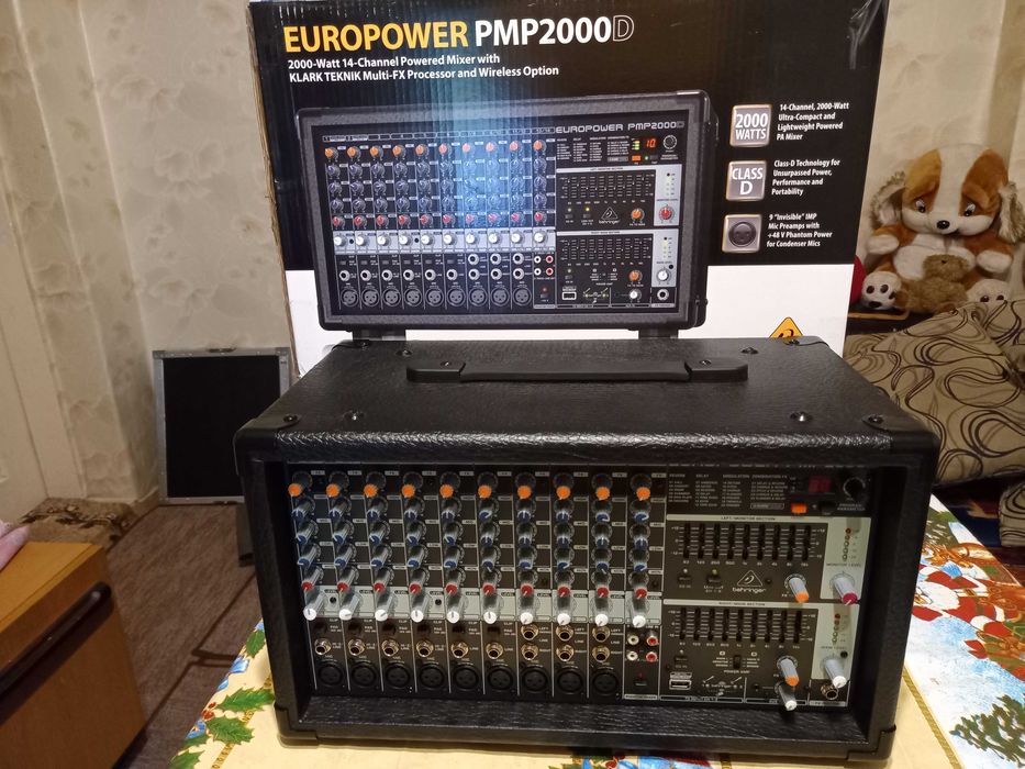 Power mixser Behringer PMP 2000 D