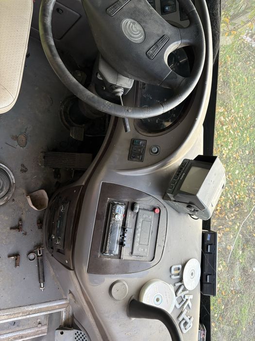 Autocar Yutong 37+1+1 2009 e5 motor cummins