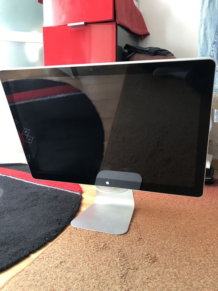 Apple Cinema Display LED (24-инча)