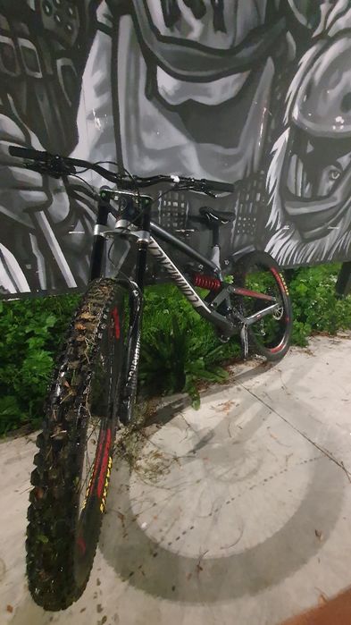 Продавам commencal furious