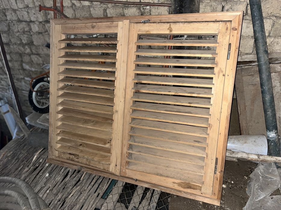 Дървена дограма с капаци НОВА