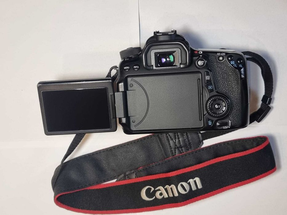 Canon EOS 70D – 2 acumulatori
32.270 poze