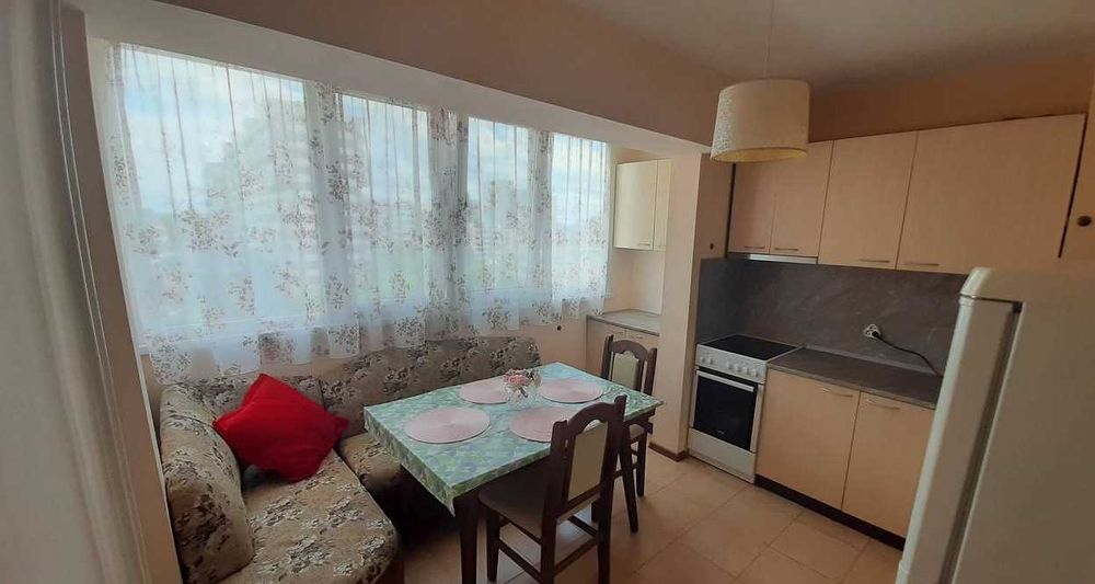 Дава се под наем Двустаен апартамент в Бургас, Славейков - 61 кв.м за 230 € - Снимка #2