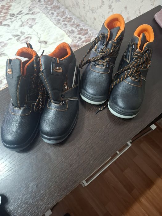 Срочно продам спец ботинки