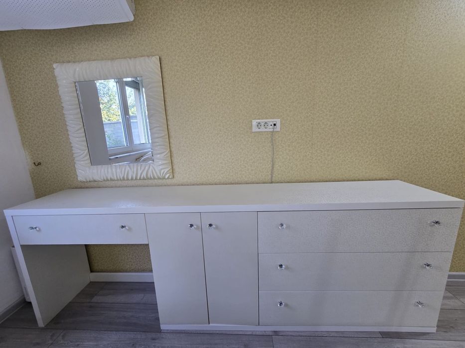 Comoda dormitor + masa masa machiaj MDF + Oglinda