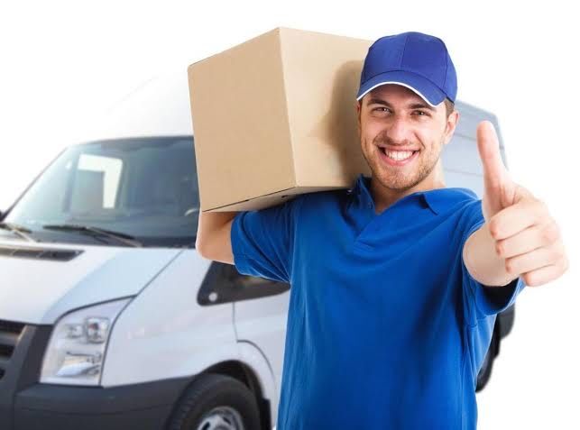 Ofer servicii de curierat/transport colete