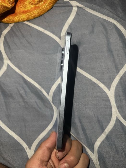 Realme note 60.