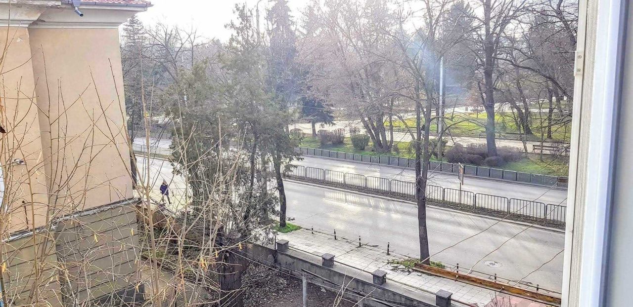 Дава се под наем Двустаен апартамент в Добрич, Център - 65 кв.м за 316.2 € - Снимка #9