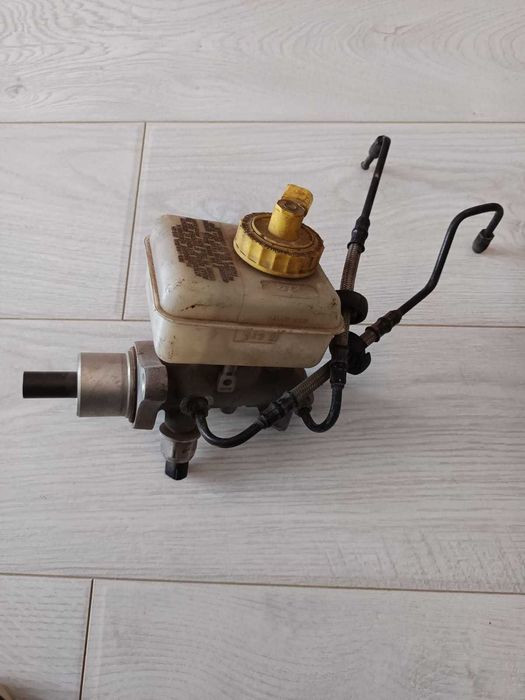 Pompa servo frana 1j1 cu vas ulei lichid cu senzor Volkswagen VW Golf4