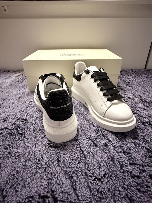 Alexander McQueen cu Pietre