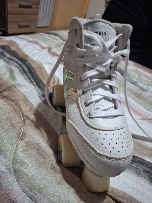 Ролкови кънки  (ролери)