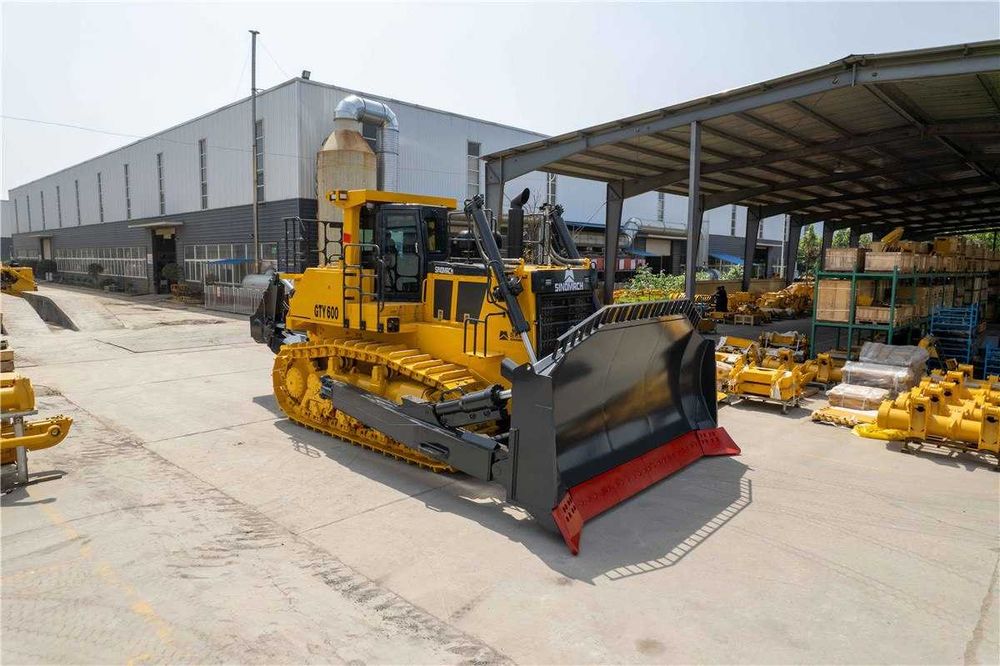 Большой Горный и Карьерный бульдозер. В рассрочку на 3 года