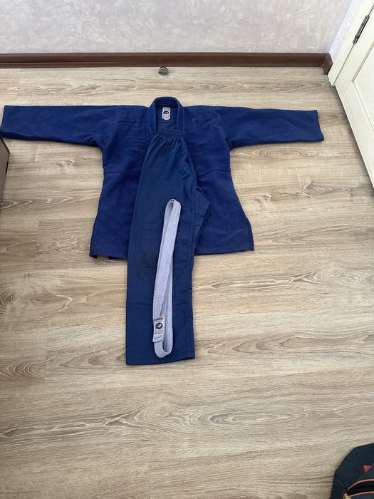 Продам кимоно для дзюдо