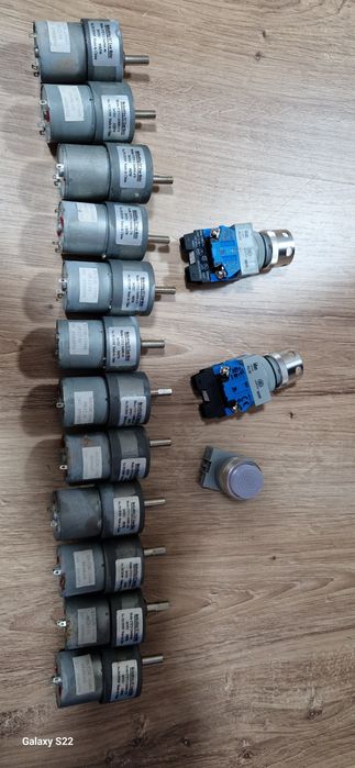 Motoare DC, Butoane Normal Open, LED de semnalizare