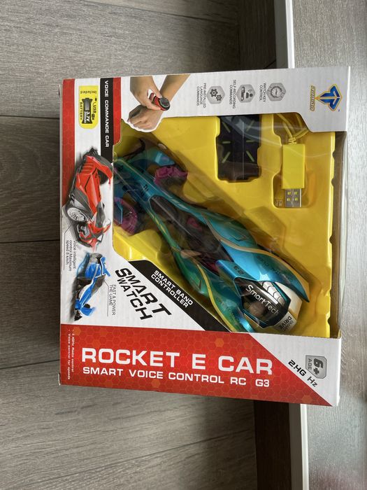 Кола с часовник R/C и гласови команди ROCKET E CAR Синя
