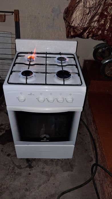 Срочно продаётся газ плита Бел