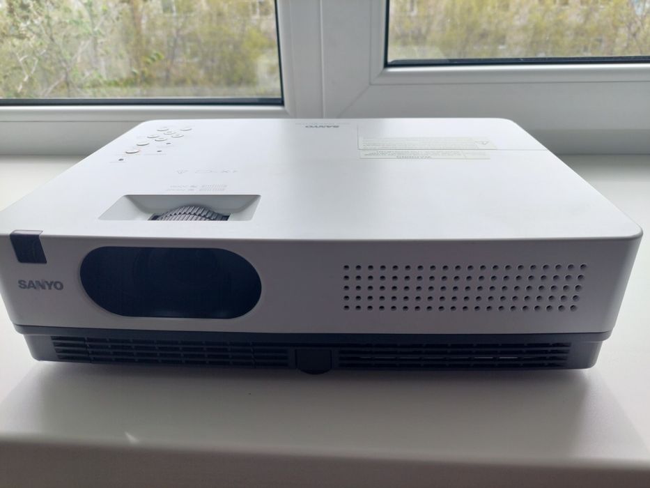 Проектор   Sanyo