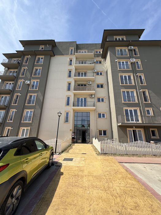 Cosmopolis / Apart 2 camere / Etaj 1 cu vedere piscina