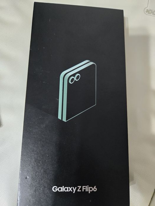 Samsung Galaxy Z Flip6 КАТО НОВ