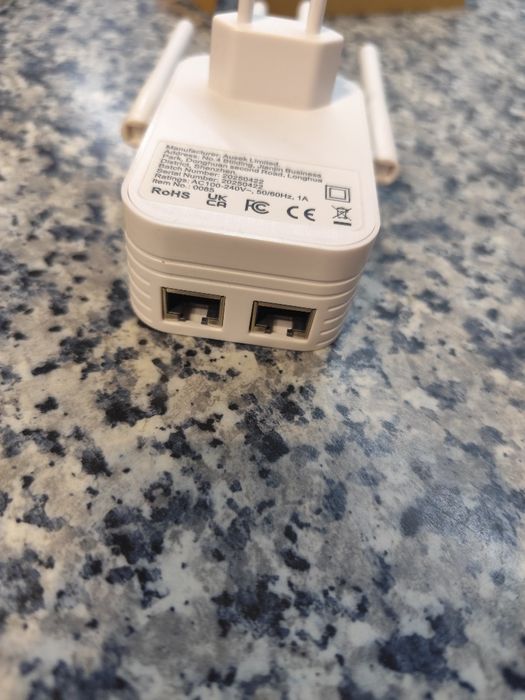Мощен WiFi  усилвател 200 кв. Зона на покритие, 4 антени, 2 LAN порта,