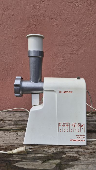 Продам кухонный комбайн