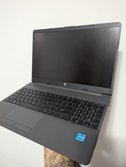 Laptop HP ca Nou  generatia 11