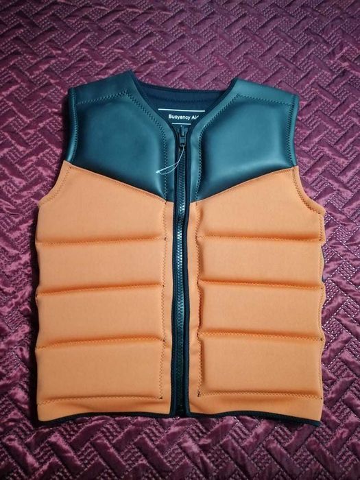 Спасательный жилет