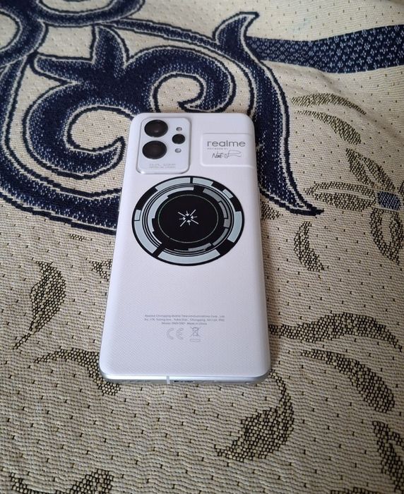 Белый Realme GT 2 Pro