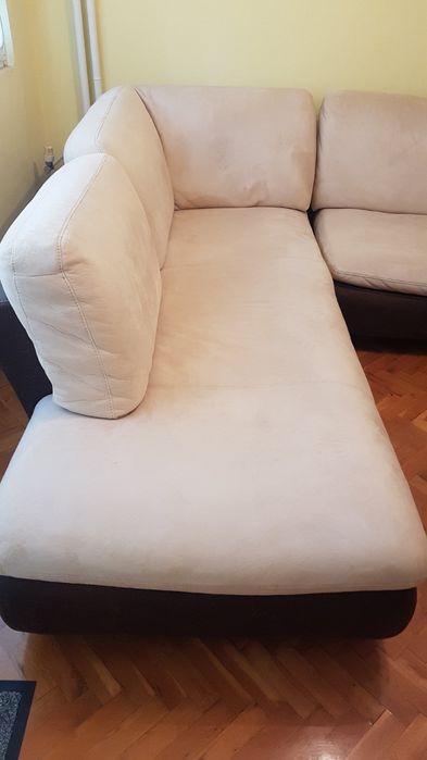 Маса и диван в отлично състояние