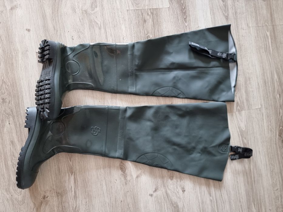 Сапоги болотные новые