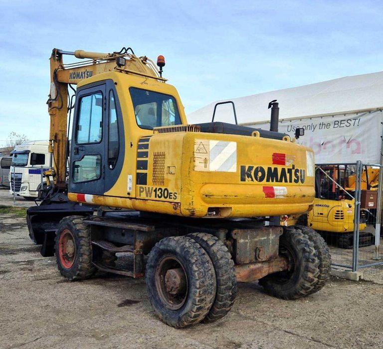 excavator Komatsu PW130
